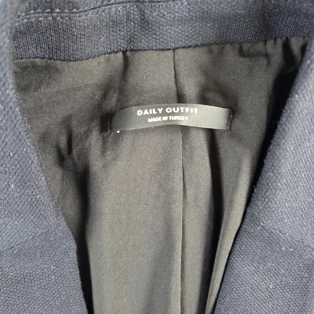 Zara Essentials Blazer Mens L Navy Blue Textured Knit Two-Button Slim Sport Coat